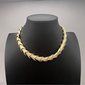 Vintage Gold Tone Fish Tail Collar Choker Necklace